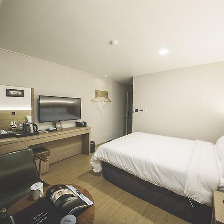 Harbor Hotel Чеджу Екстериор снимка