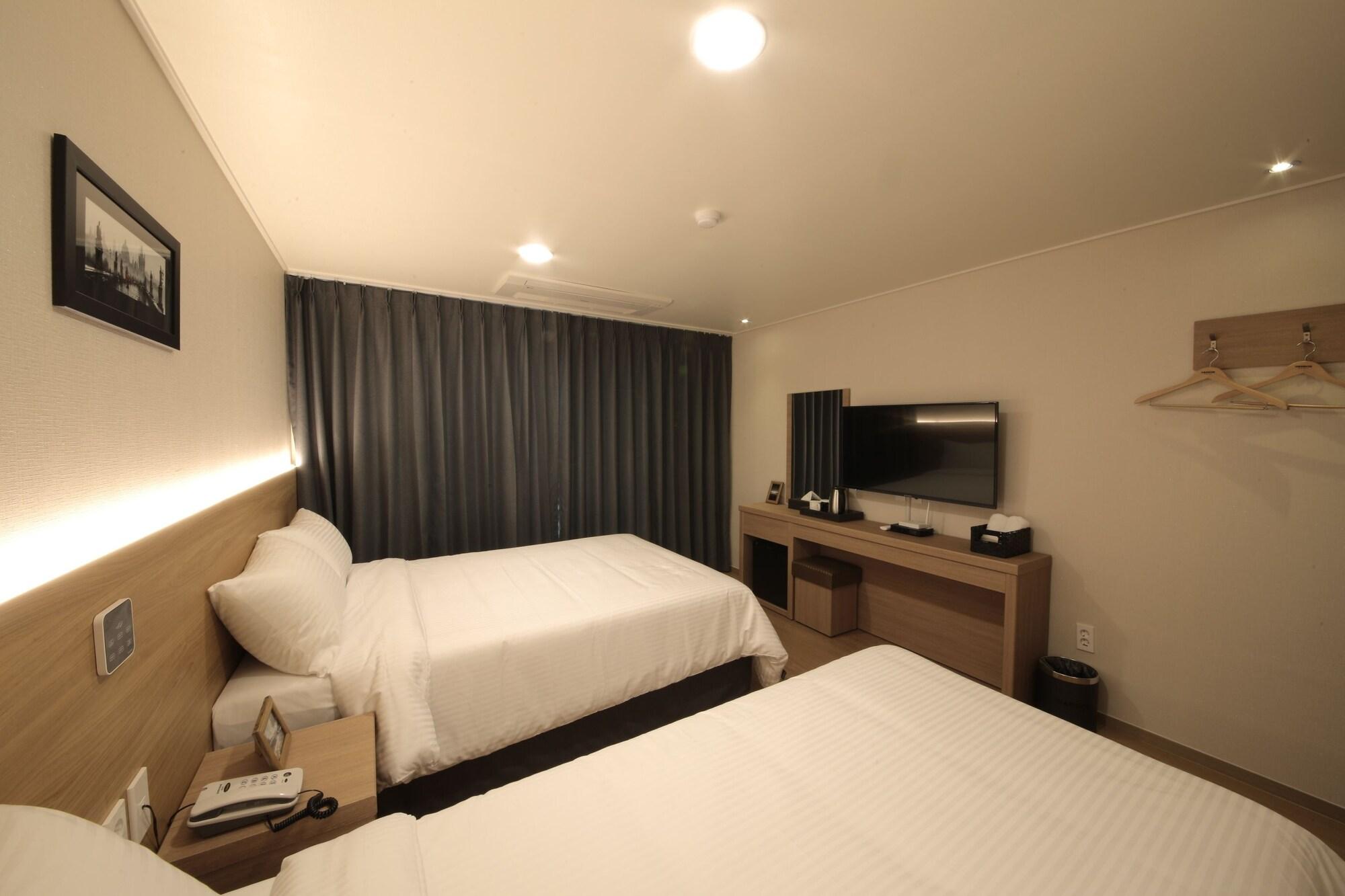 Harbor Hotel Чеджу Екстериор снимка