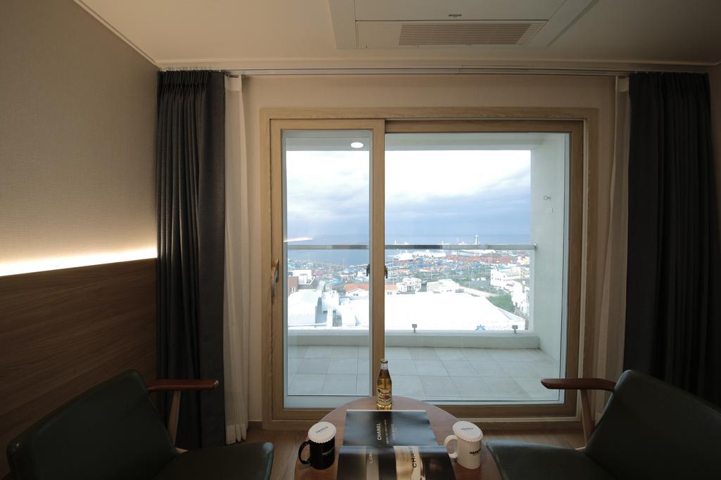 Harbor Hotel Чеджу Екстериор снимка